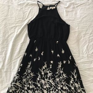 Monteau black,  white flower dress